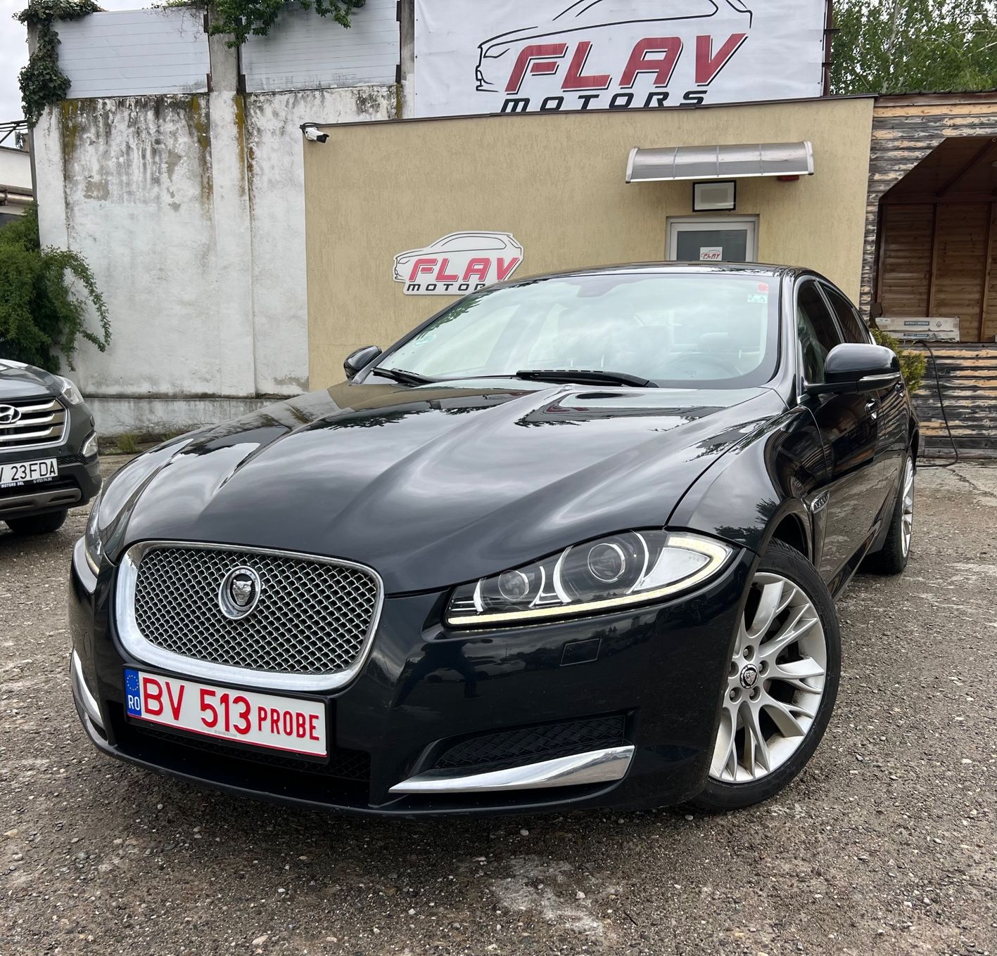 Jaguar Xf (ver-2-2d-premium-luxury)