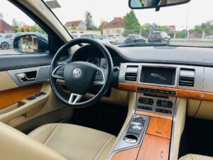 Jaguar Xf (ver-2-2d-premium-luxury)